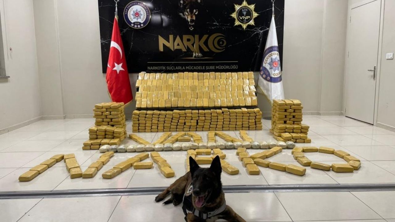 Bakan Soylu: Hakkari'de 250 kg uyuşturucu ele geçirildi